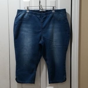 Royalty denim capri's